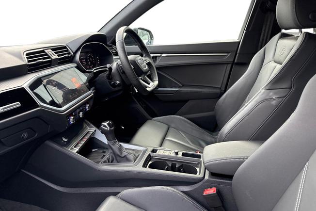 Audi Q3 Photo 2
