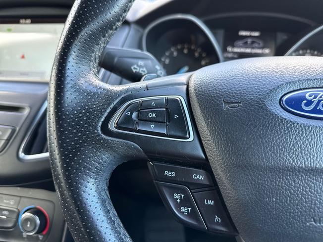 FORD Focus Photo 16