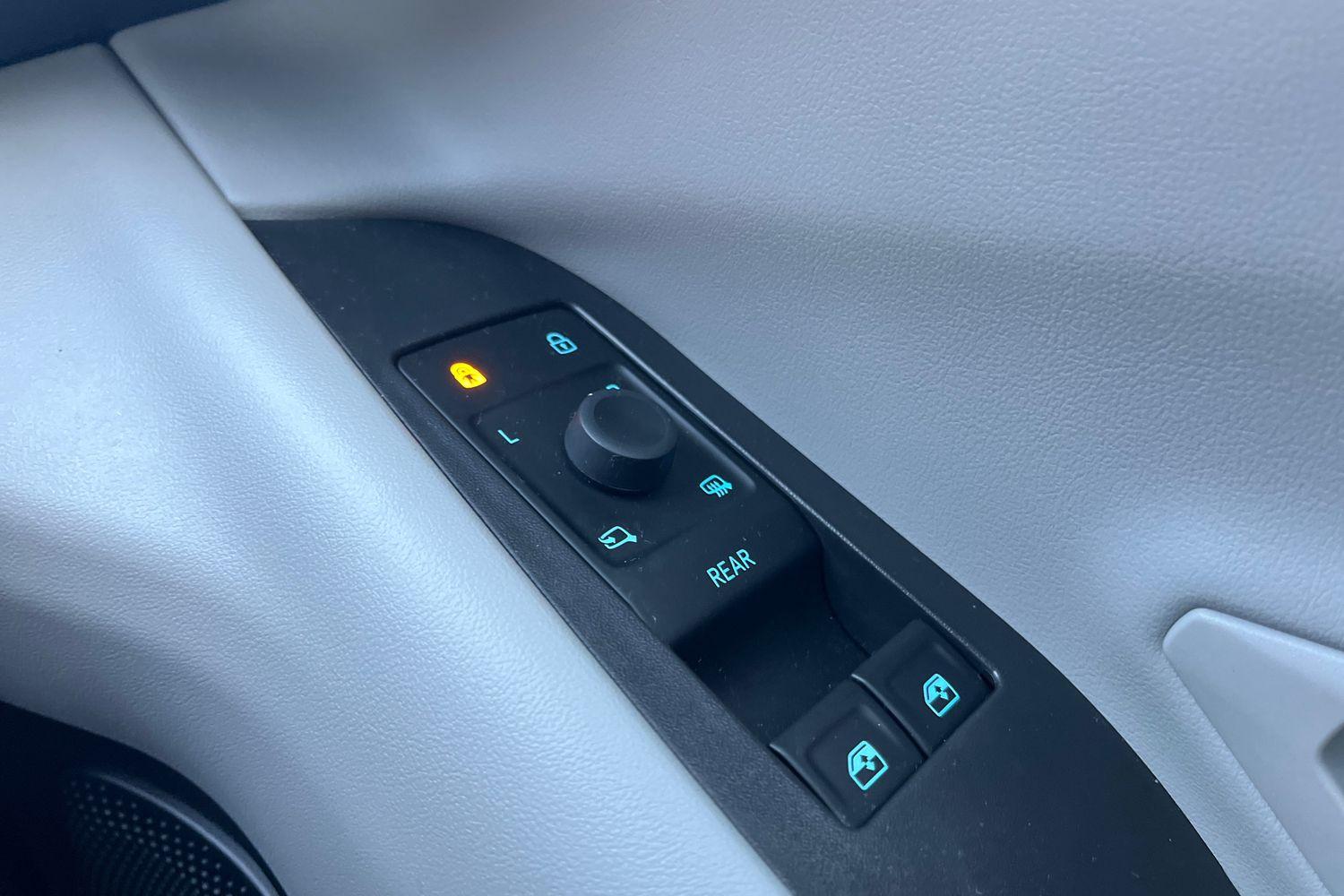 Ford Explorer Photo 15