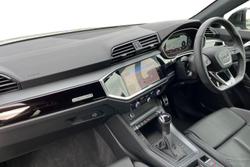 AUDI Q3 Photo 2