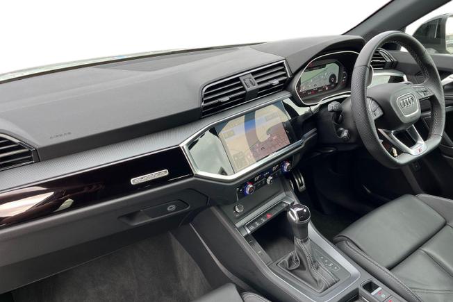 AUDI Q3 Photo 2