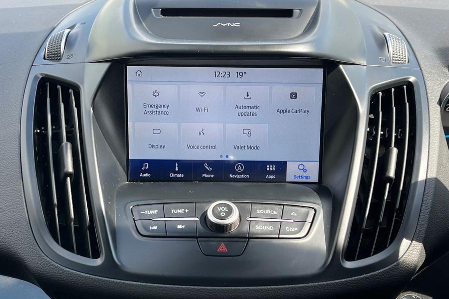 Ford Kuga Photo autoimg-158e41fcb6ff73462e7b6cc3d1d08252c7223f55.jpg