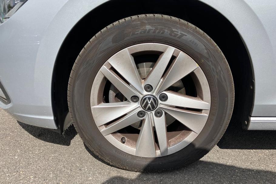 Used Volkswagen GOLF 8