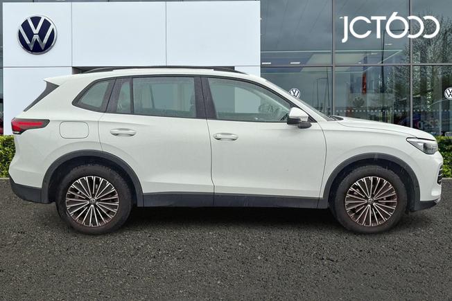 VOLKSWAGEN Tiguan Photo 4