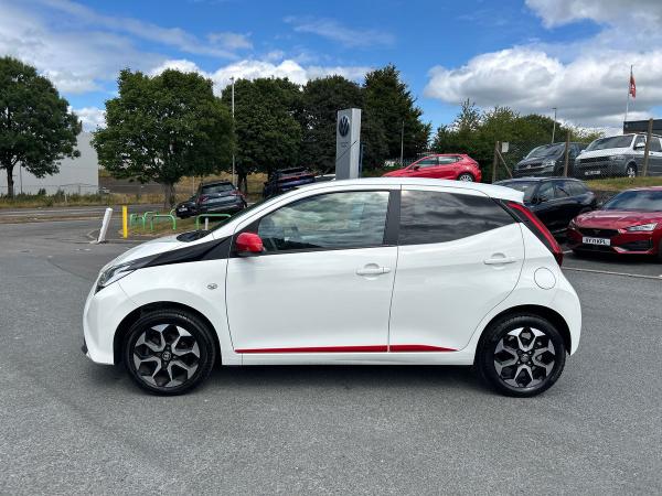 Toyota AYGO Photo autoimg-15936274ef1d962e6fe5e515a34b54773d96cafc.jpg