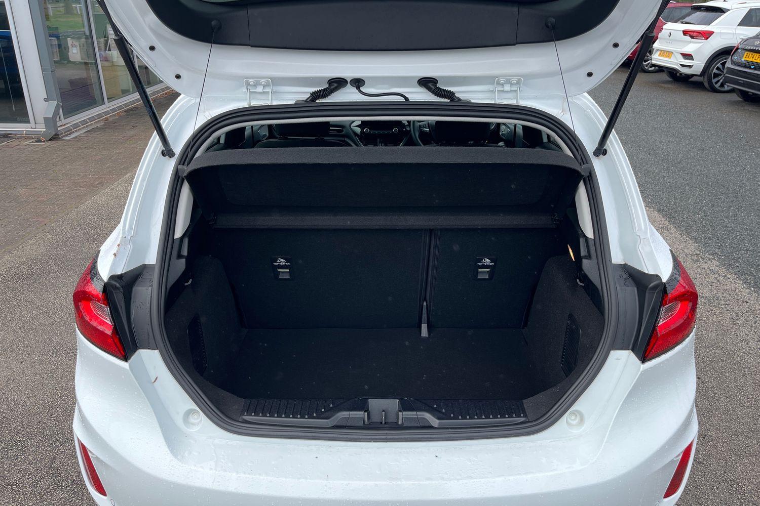 Ford FIESTA Photo 20