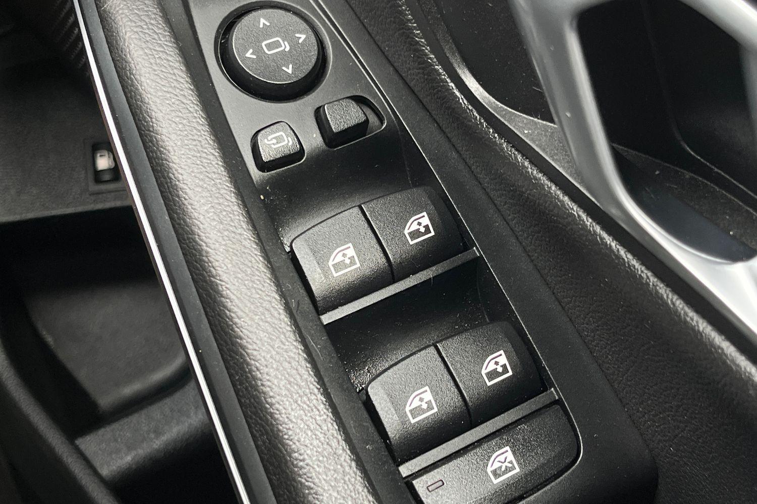 BMW 3 Series Photo 15