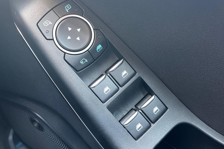 Ford FIESTA Photo autoimg-15955852627dde879ba84b8584af38d1c010cfac.jpg