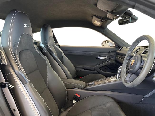 PORSCHE 718 Cayman Photo 11