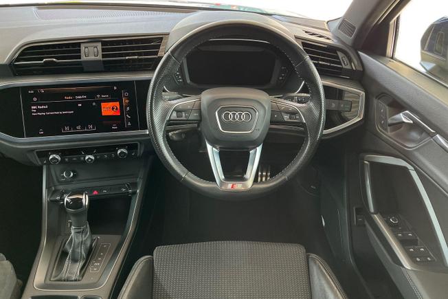 Audi Q3 Photo 11