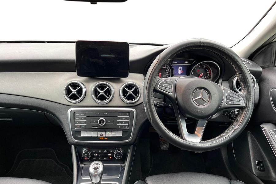 Mercedes-Benz GLA Photo autoimg-159aa2f95087b13b2e30c91e5ddb295f0876d616.jpg