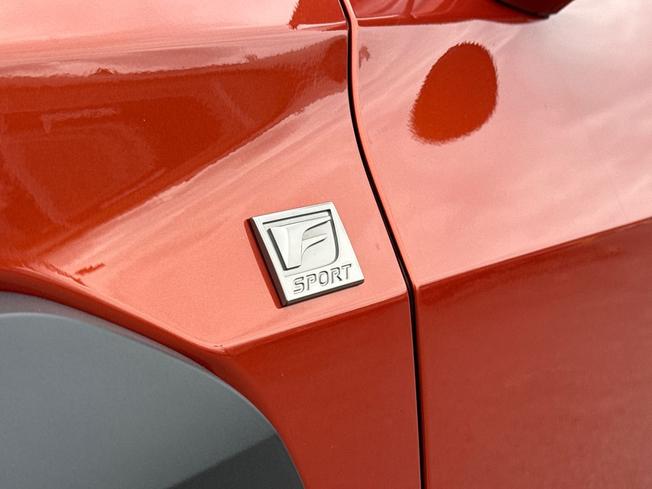 LEXUS Ux Photo 27