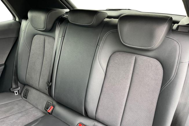 AUDI  SQ2 Photo 9