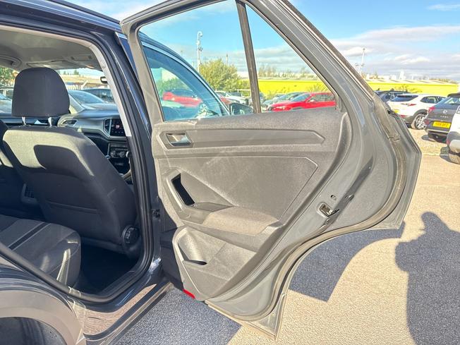 Volkswagen T-Roc Photo 26
