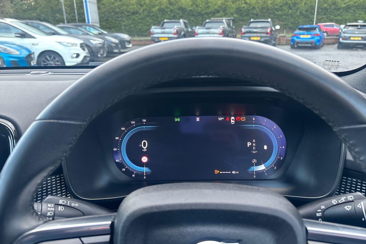 2025 Volvo XC40 2.0 B4 197PS Plus Dark Petrol Hybrid Auto in 11K - vehicle photo 16 for sale on PureCar