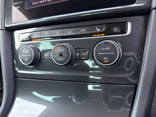 VOLKSWAGEN Golf Photo 34