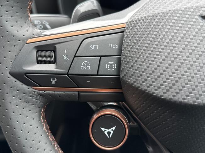 CUPRA Leon Photo 16