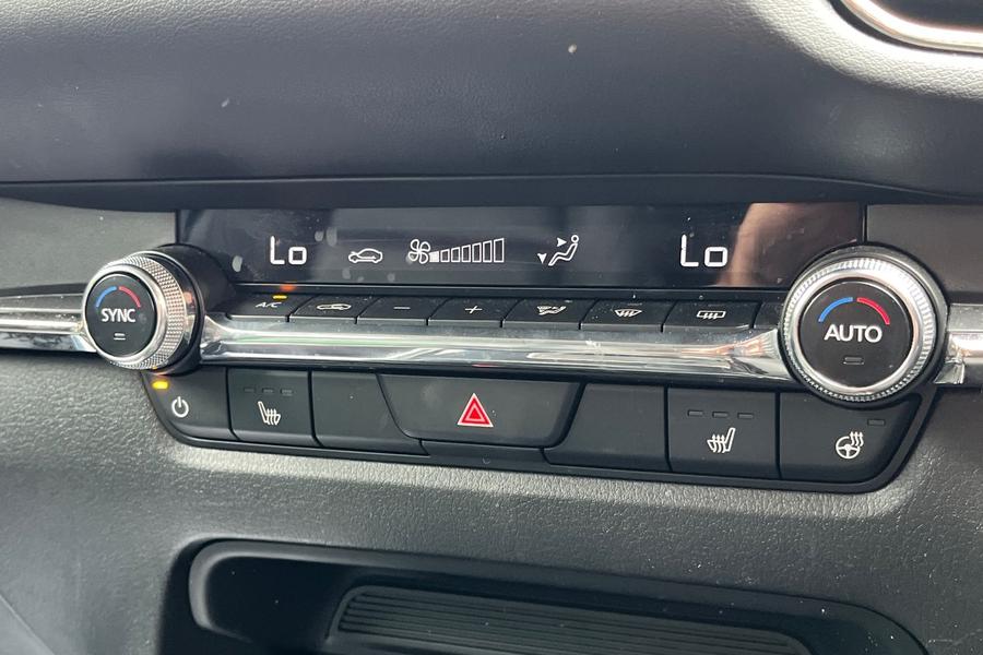 Mazda CX-30 Photo autoimg-15a8b073129a144f24574171a2f2948cd029c358.jpg