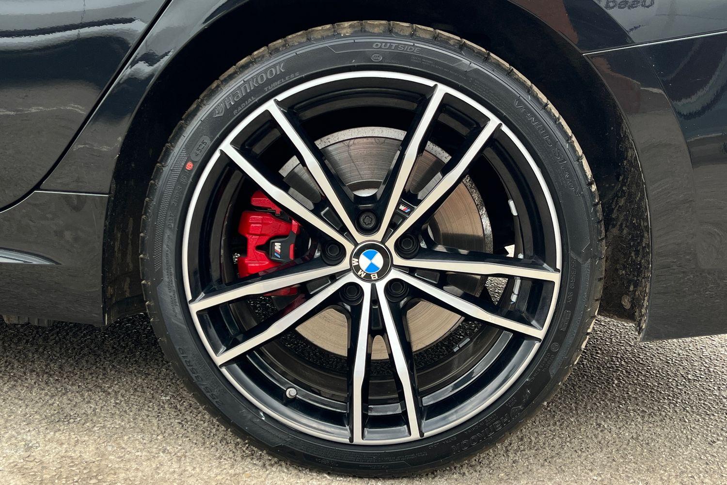 BMW 3 Series Photo 7