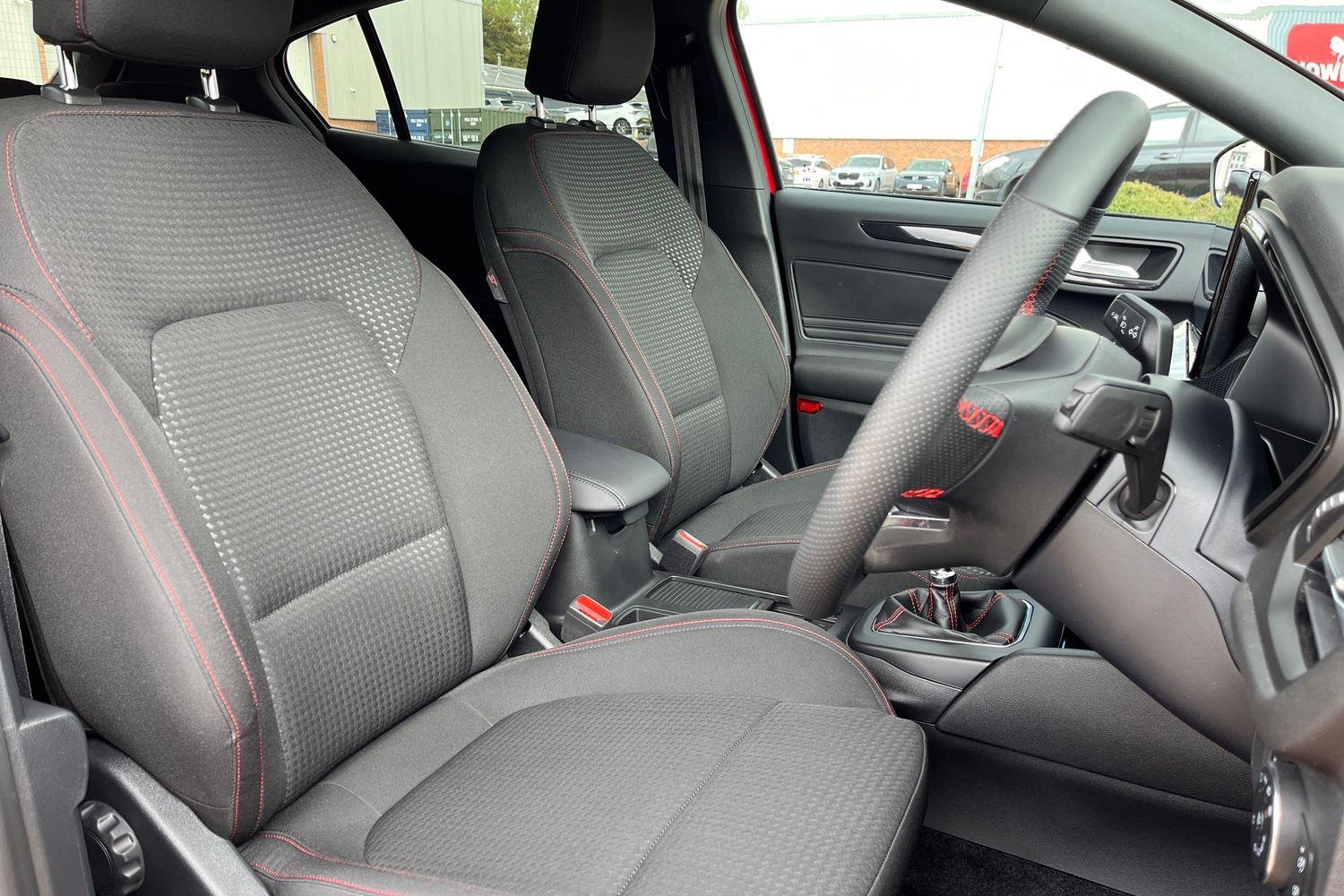 Ford Focus Photo 16