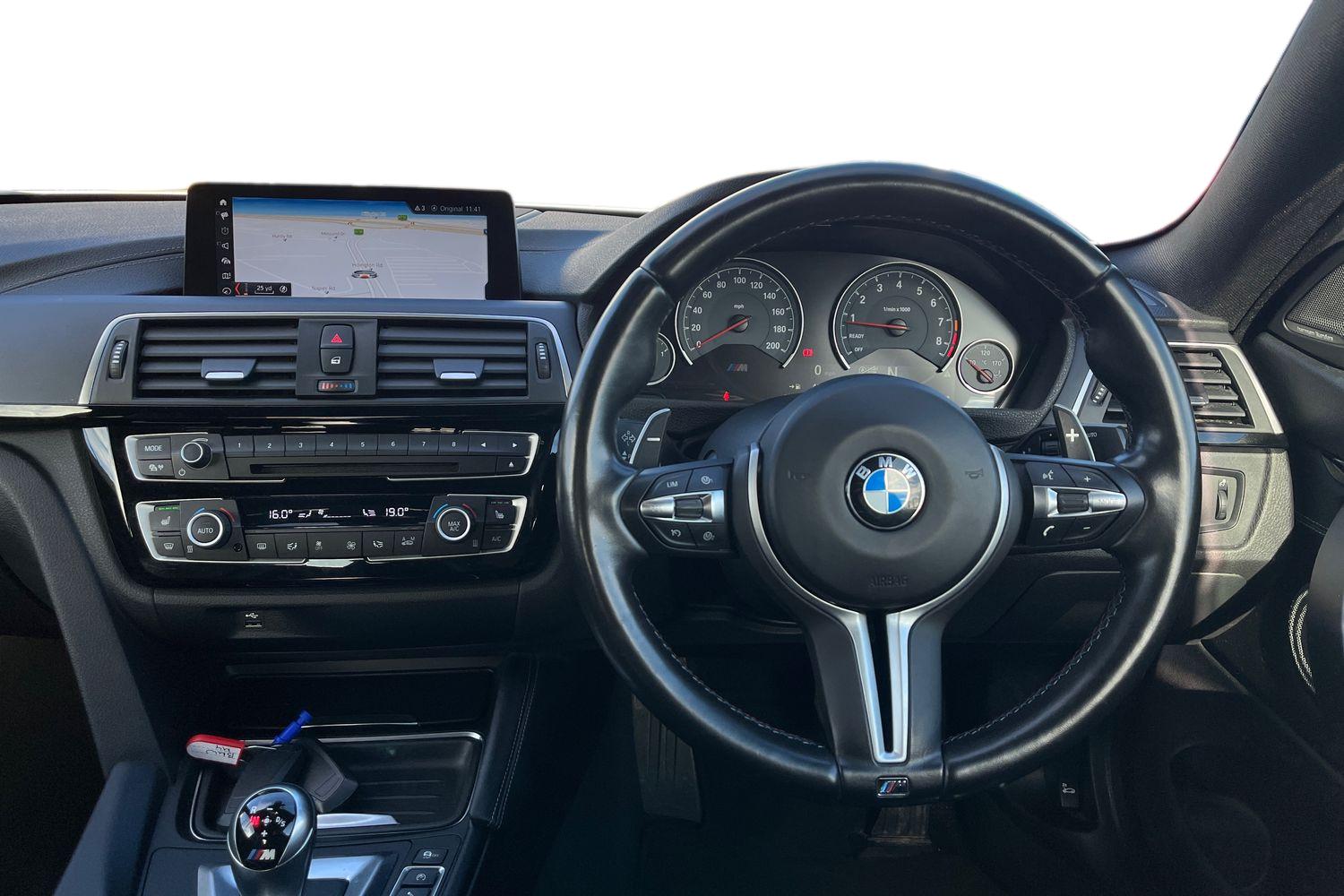 BMW M4 Photo 10