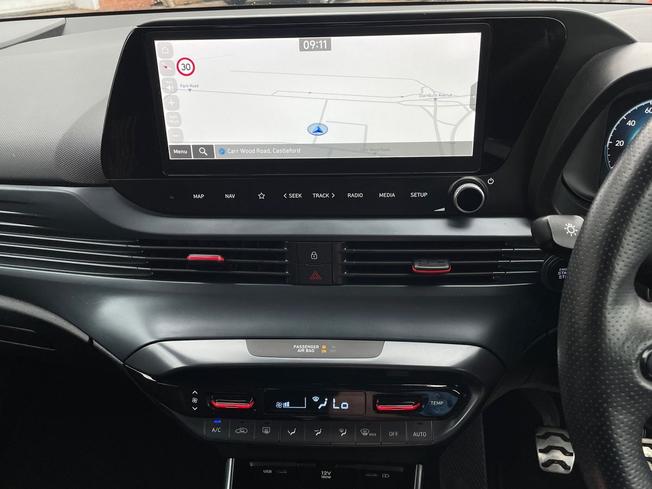 HYUNDAI i20 Photo 14