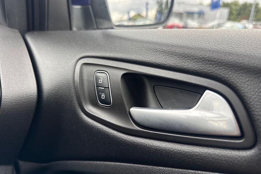 Ford KUGA Photo autoimg-15ae58ead7a062ee0e339f5ce19adcde0e415a43.jpg