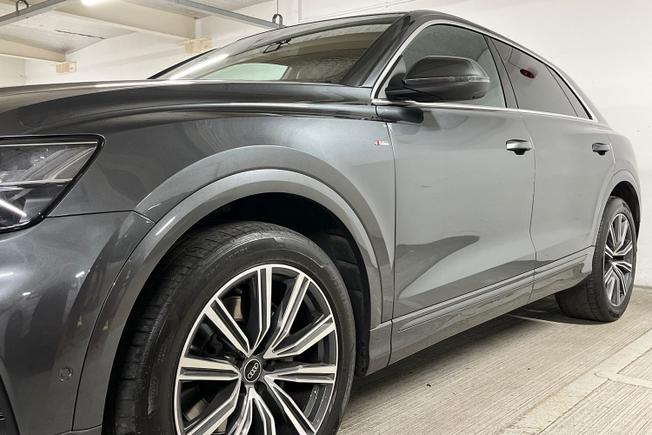 Audi Q8 Photo 40