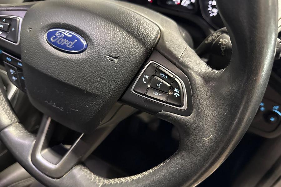 Ford KUGA Photo autoimg-15b10fd476fc9c4bf87b27845f56dfd3ea4bc0a7.jpg