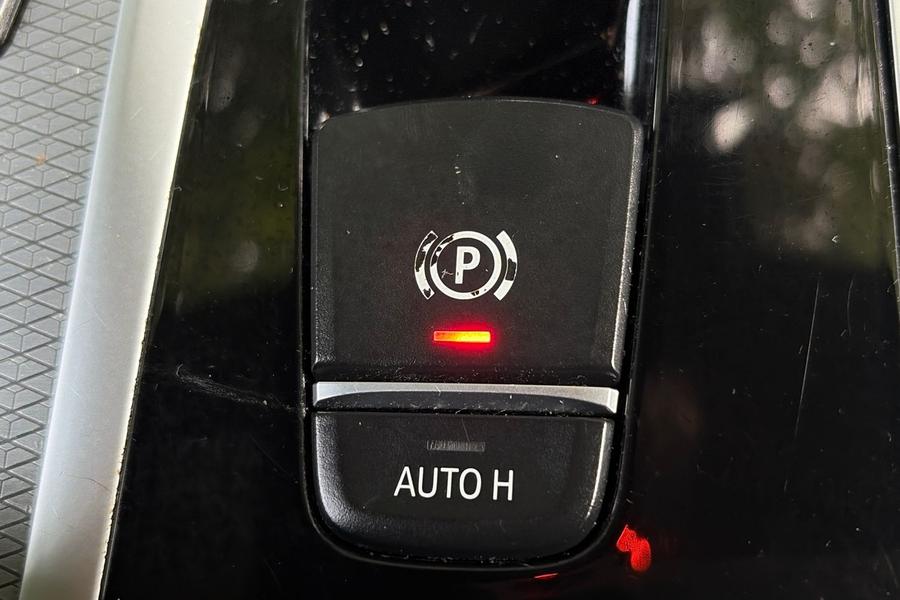 BMW 5 SERIES Photo autoimg-15b30cbf60713d7d532b7c70a10492fe58b9e037.jpg