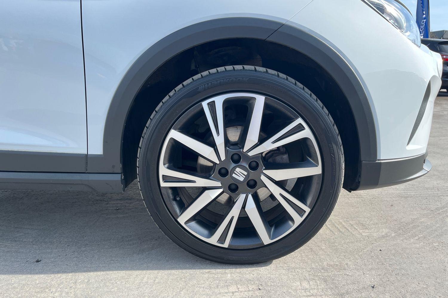 SEAT ARONA Photo 7