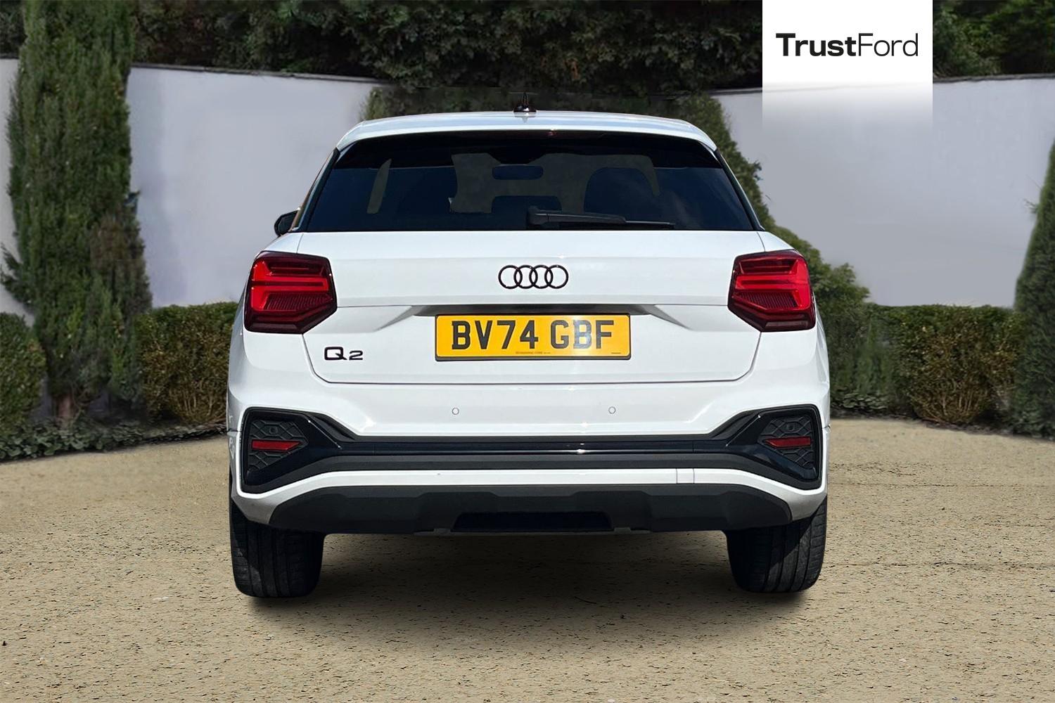Audi Q2 Photo 6