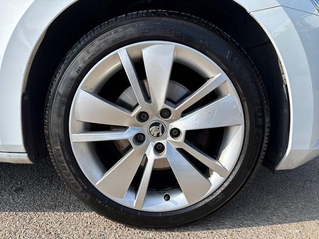 ŠKODA Superb Photo 5