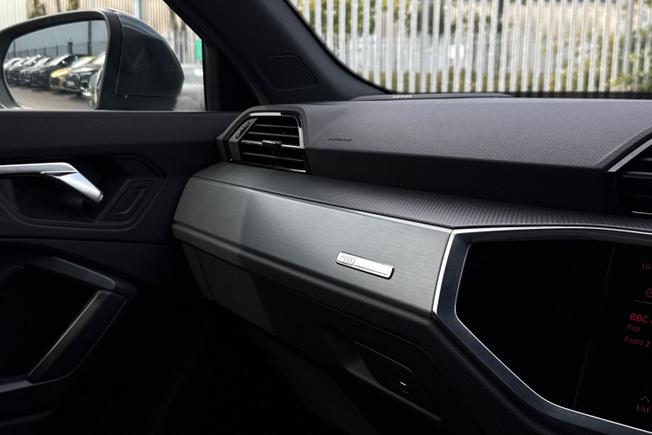 Audi Q3 Photo 37