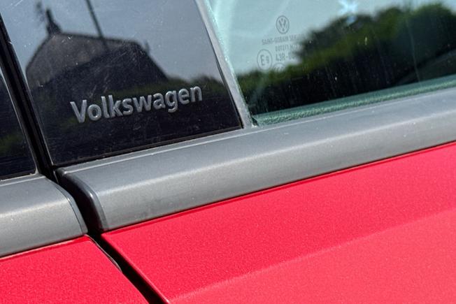 VOLKSWAGEN T-Roc Photo 23