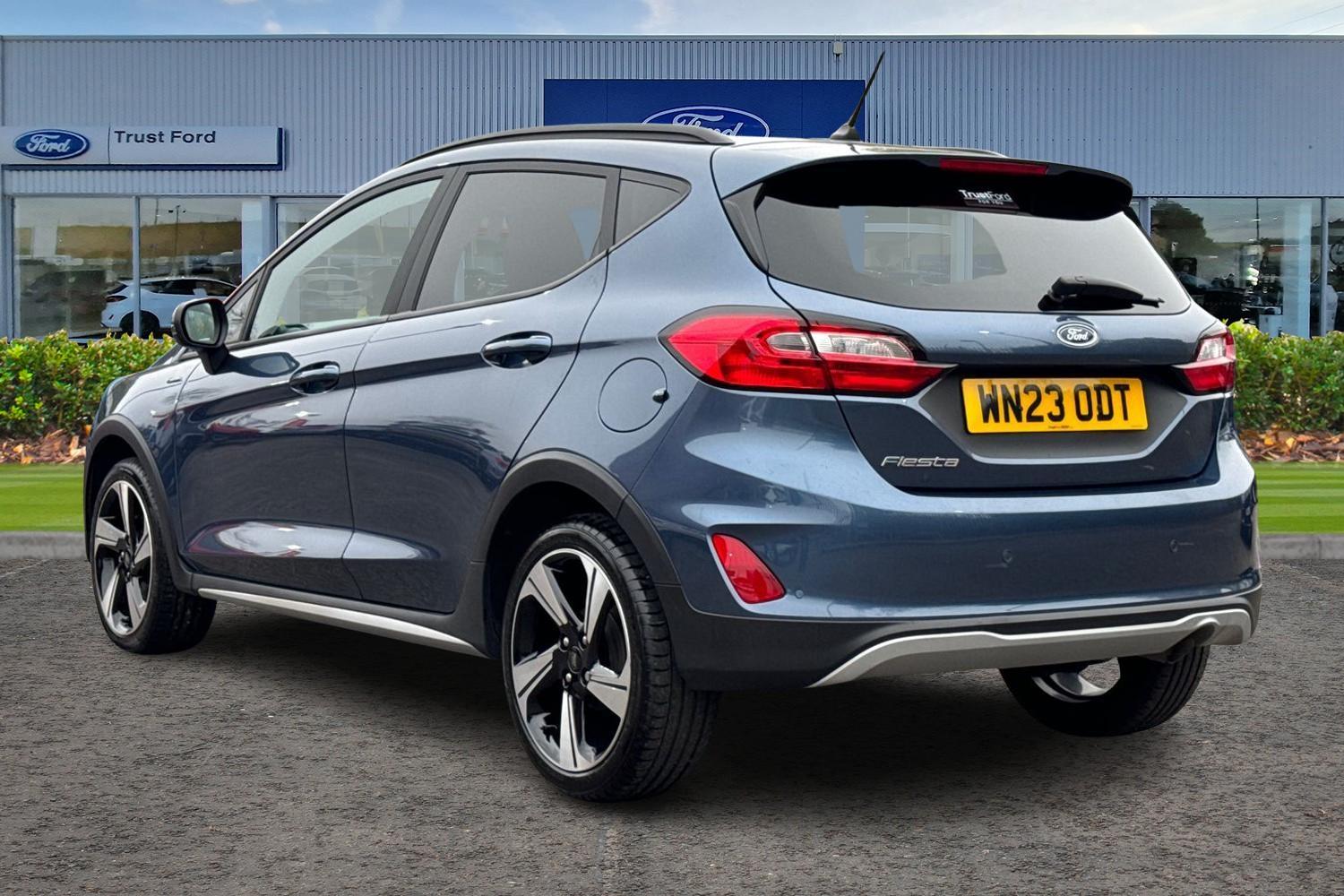 Ford FIESTA Photo 1