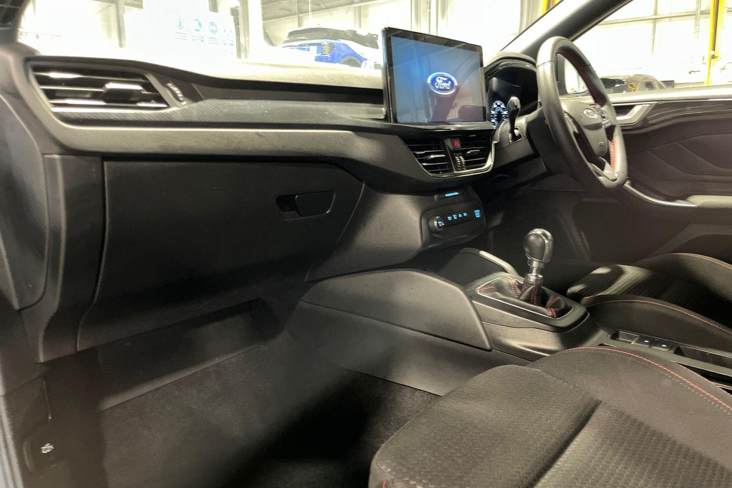 Ford FOCUS Photo 17