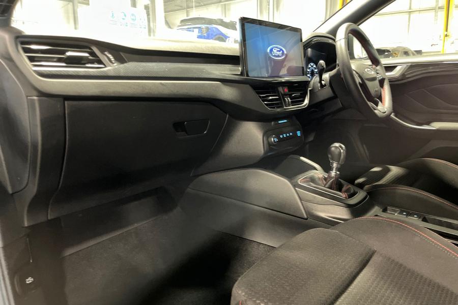 Ford FOCUS Photo autoimg-15bb00f6838c8331e00460c6c626c66456e96df0.jpg