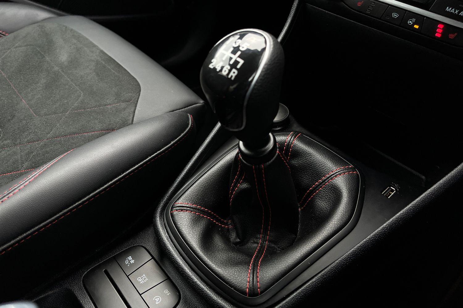 Ford FIESTA Photo 28