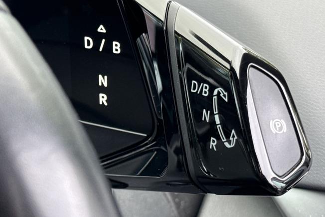 VOLKSWAGEN ID.4 Photo 15