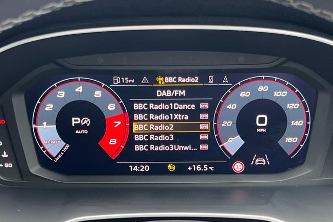 AUDI Q3 Photo 15