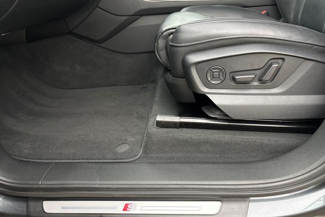 Audi Q7 Photo 32