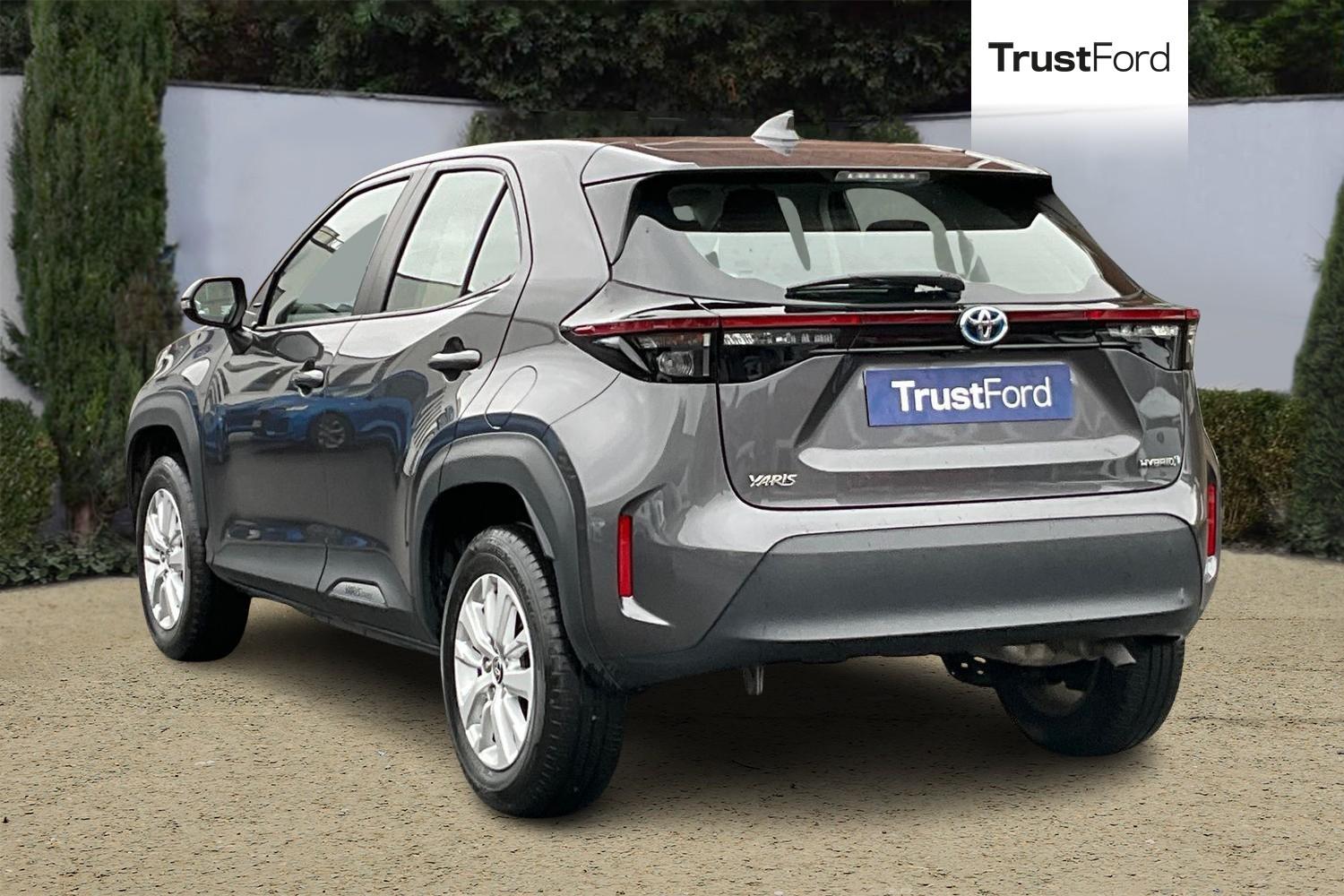 Toyota YARIS CROSS Photo 1