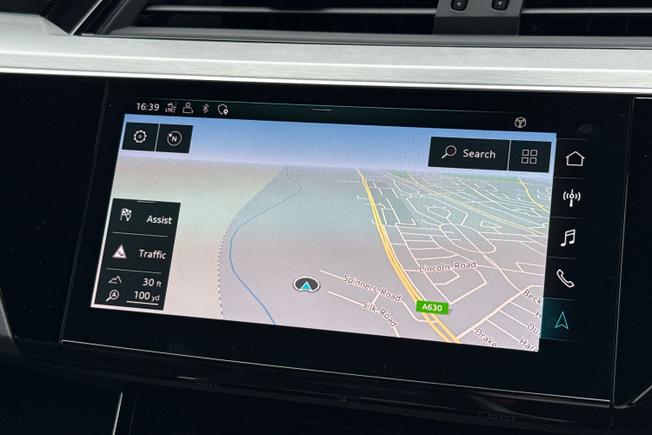 Audi e-tron Photo 14