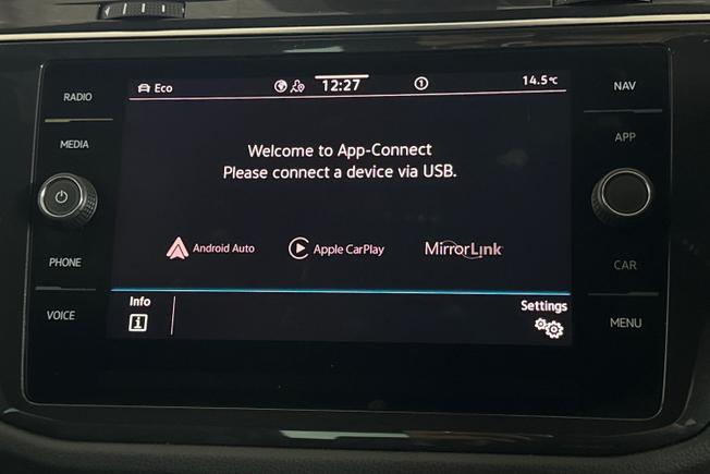 VOLKSWAGEN Tiguan Photo 23