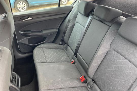 Volkswagen Golf Photo autoimg-15d0aaec5376a962112baf54988cc3959dba868b.jpg