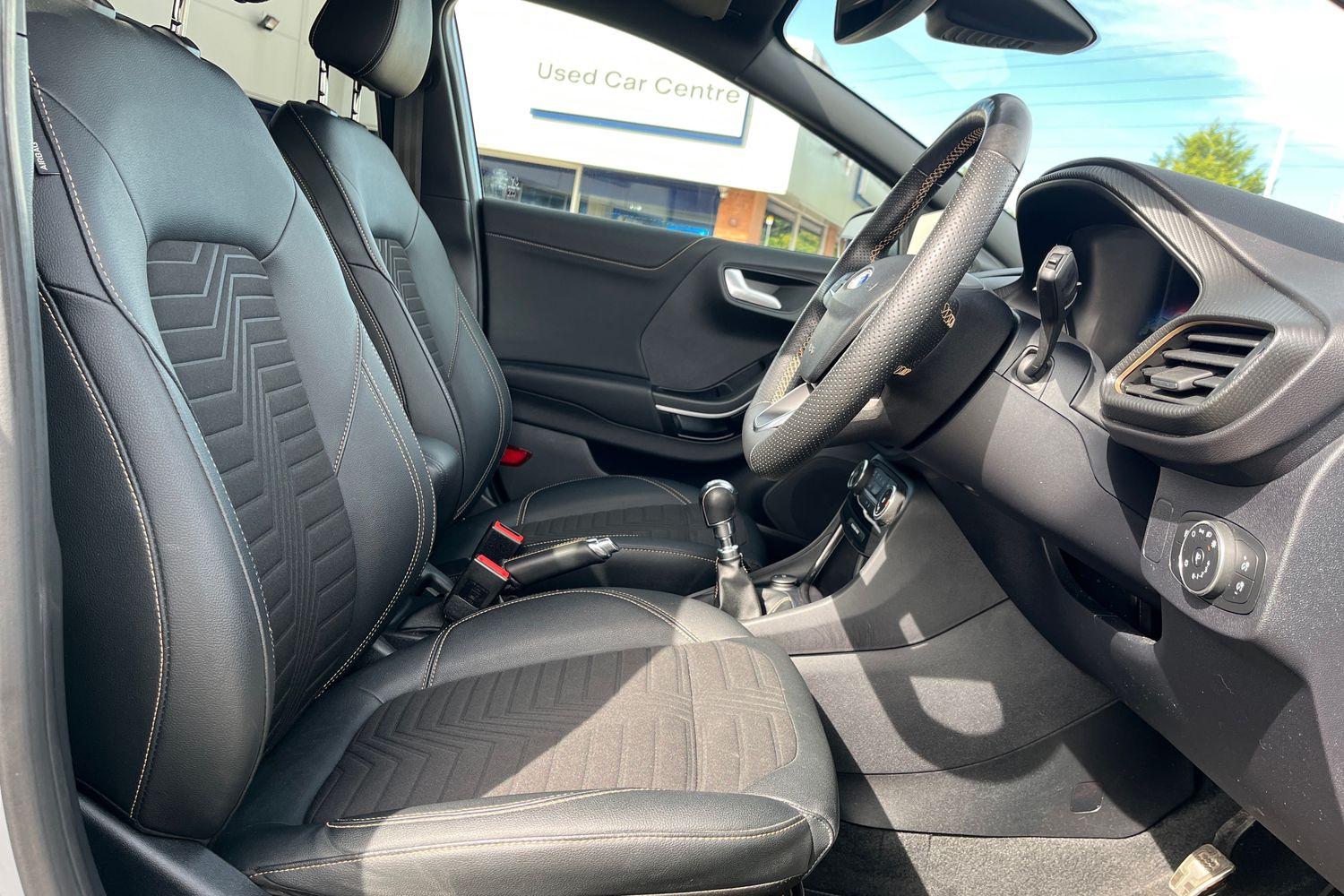 Ford PUMA Photo 16