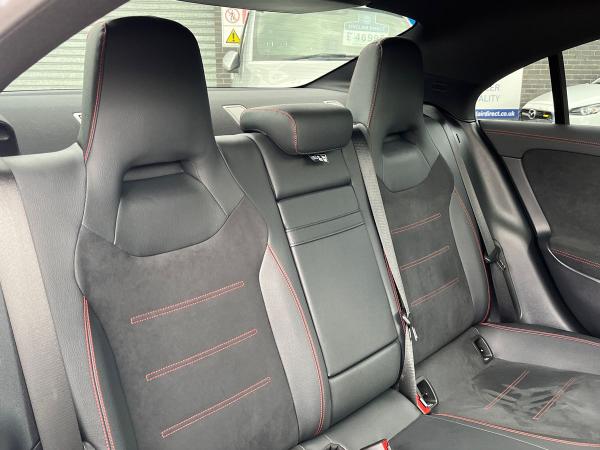 Mercedes-Benz CLA Photo autoimg-15d3f388adf738286946340f482c81dc07315af6.jpg