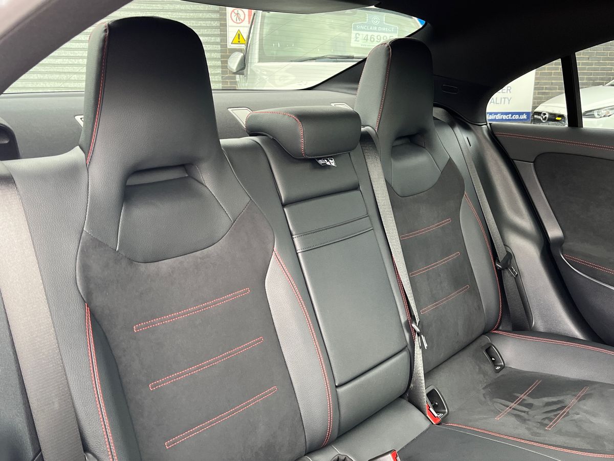 Mercedes-Benz CLA Photo 26