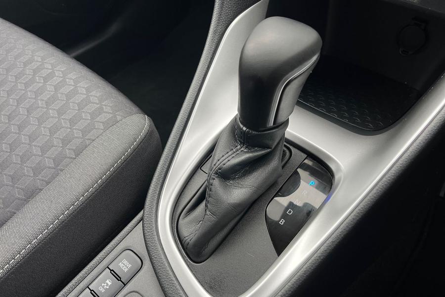 Toyota YARIS Photo autoimg-15d497d9bbf4f28d8b31c65867d00e8035ce1cf2.jpg